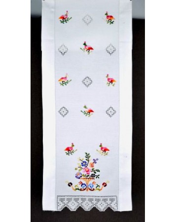 cortina de "cesta y pájaros". bordados a mano típicos de lagartera