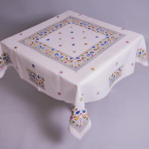 Mantel de "Faroles". Obra lagarterana de manos artesanas