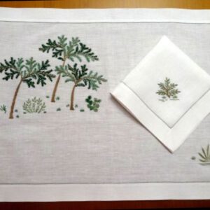 Mantel individual "Pino silvestre". Bordado a mano 100% en Lagartera