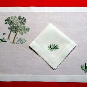 Mantel y servilleta individual "Los pinos". Hecho a mano en Lagartera