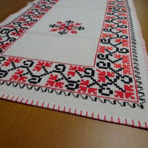 Camino de mesa "Garfio". Artesanía lagarterana para tu mesa