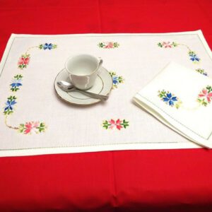 Mantel individual "Aritos". Artesanía Lagarterana