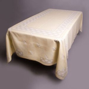 Mantel de las Cajas. Mantelería bordada a mano en lagartera