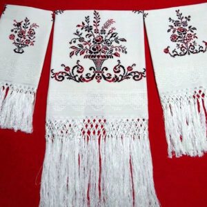 Juego de toallas de la "cesta". Artesanía decorativa de Lagartera