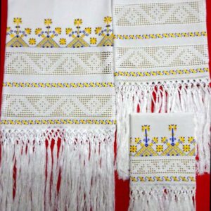Juego de toallas de "Los escudos". Artesanía Lagarterana 100% bordado a mano